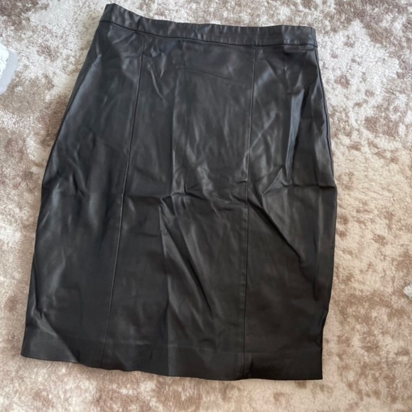 Topshop faux leather skirt - Picture 3 of 7